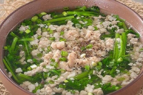 Xưa được gọi là 'rau của Hoàng đế', nay bán đầy chợ Việt, vài chục nghìn đồng mua được cả bó: Đó là rau gì?