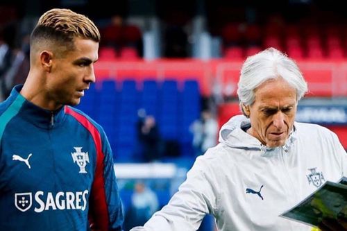 HLV Bồ Đào Nha: 'Ronaldo giận tôi'