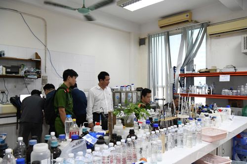 Khởi tố loạt giám đốc, viện trưởng biến kết quả quan trắc từ không đạt thành đạt