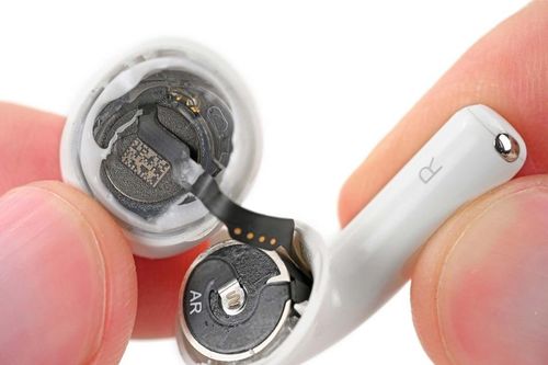 Công nghệ 1/10: AirPods 5 vẫn khó sửa, OpenAI giới thiệu mô hình AI giá rẻ