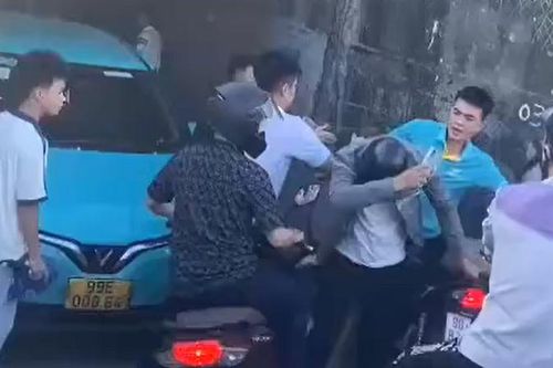 Truy tìm nam thanh niên đi xe máy liên quan vụ ẩu đả dưới hầm chui ở Bắc Ninh