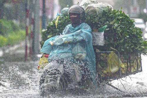 Thời tiết tháng 10: Biển Đông có thể đón bão, mưa lớn tập trung ở Trung Bộ