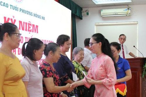 Phường Hồng Hà chăm lo, phát huy vai trò người cao tuổi