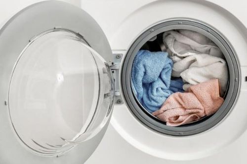 Tác hại để quần áo trong máy giặt qua đêm ảnh hưởng tới sức khỏe không phải ai cũng biết