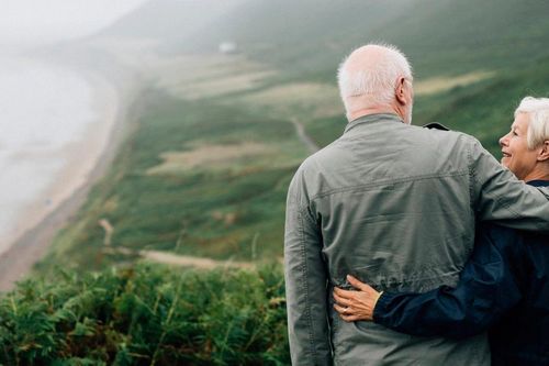 3 điều cha mẹ càng về già càng âm thầm chịu đựng, con cái cần biết để không phải ân hận vì quá muộn