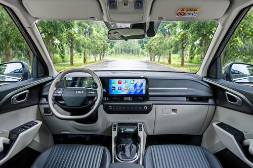 Trải nghiệm Kia Carens Clavis giá 639 triệu đồng về đại lý Việt, MPV 7 chỗ cạnh tranh Mitsubishi Xpander có xứng tầm?