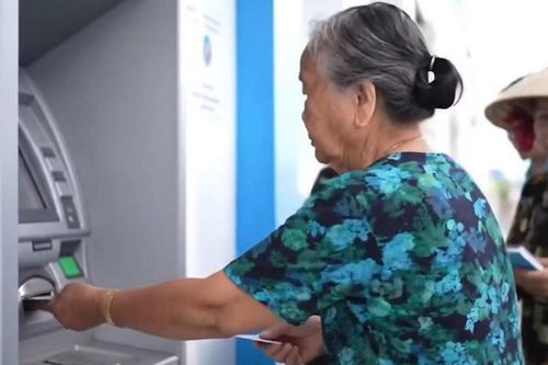 Áp lực kinh tế, nhiều người từ bỏ lương hưu khi về già