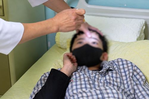 Nam thanh niên đột ngột 'biến thành người khác' vì bệnh não nguy hiểm