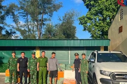 Bắt giữ gần 1 tấn trứng gà non đông lạnh không rõ nguồn gốc