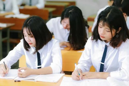 Bộ GD-ĐT giải thích sách giáo khoa mới không phải làm lại từ đầu