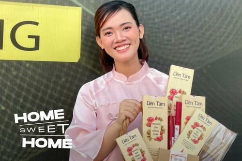 Cử nhân bằng giỏi rời TP.HCM về quê làm nhang