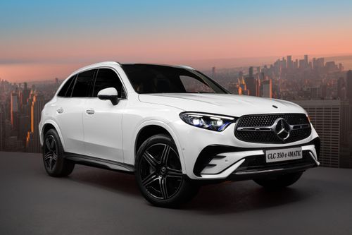 Mercedes-Benz ra mắt GLC PHEV, giảm giá GLC chạy xăng