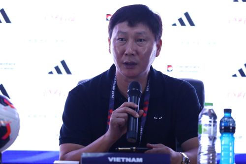 HLV Kim: 'Trận tranh hạng ba là trận chung kết'