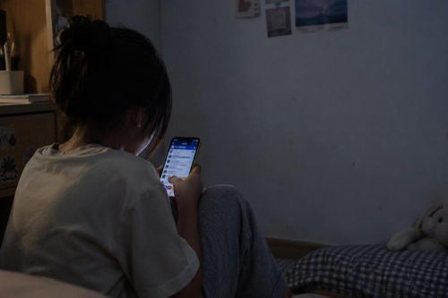 Định hướng giới trẻ sống có văn hóa và trách nhiệm:Đừng để tiếng nói bị cuốn vào 'đám đông' trên mạng