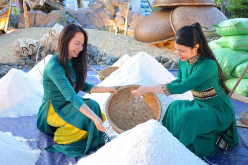 Quảng Ngãi triển khai các hệ giá trị, xây dựng đời sống văn hóa