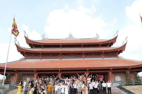 Trải nghiệm không gian văn hóa các dân tộc Việt Nam tại Làng Văn hóa-Du lịch