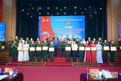 Thượng tướng Lê Quang Minh dự bế mạc Hội thi cán bộ Đoàn giỏi và tuyên truyền viên trẻ toàn quân khu vực phía Nam