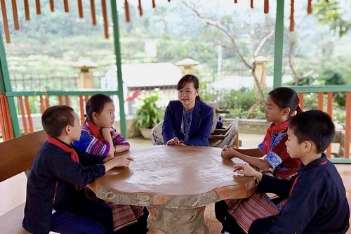 Cô giáo Hoàng Thị Thủy 14 năm ươm mầm nghệ thuật cho học trò vùng cao