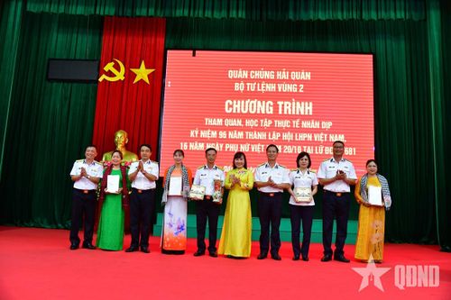 Sáng mãi phẩm chất phụ nữ Quân đội