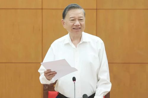 Công tác tư tưởng phải sát thực tiễn, gần nhân dân