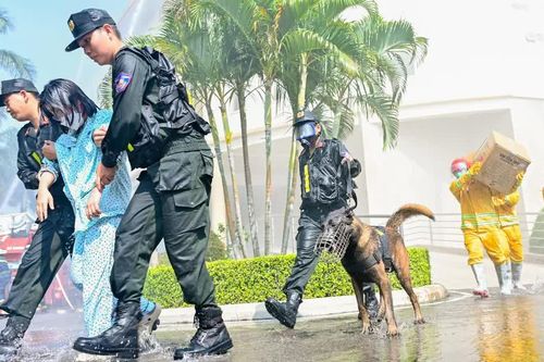 Công an TPHCM diễn tập chữa cháy ở bệnh viện, cứu gần 400 người