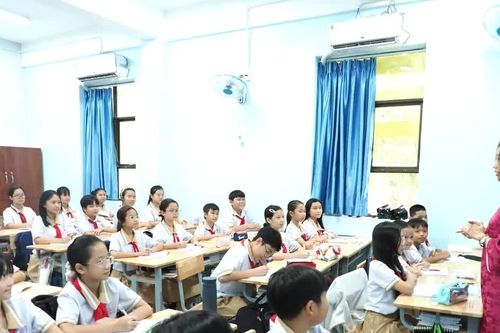TPHCM bổ sung hơn 118 tỷ đồng sửa chữa, mua sắm trang thiết bị dạy học