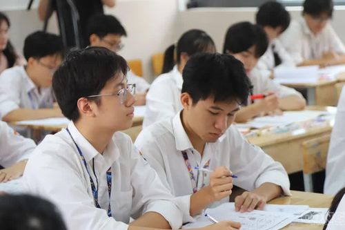 Tỷ lệ bằng xuất sắc cao kỷ lục: Bộ trưởng GD&ĐT trăn trở về chất lượng đào tạo thực chất