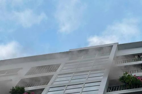 Cháy tại tòa E2 chung cư Ecohome 1, cư dân sơ tán trong sáng sớm