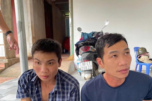 Khởi tố 4 đối tượng dùng hung khí cướp tài sản