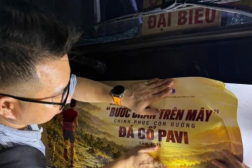 100 nhà báo lên đường chinh phục con đường đá cổ Pavi