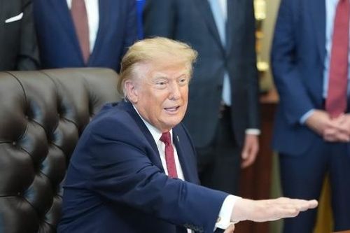Ông Trump nghi Iran liên quan vụ Flydubai, Mỹ đưa thêm quân tới Trung Đông