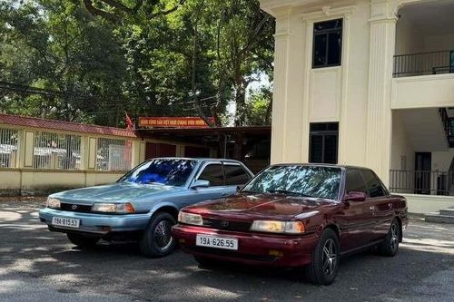 Bộ đôi Toyota Camry đời 1987-1989 được dọn về zin 'full đồ' hãng