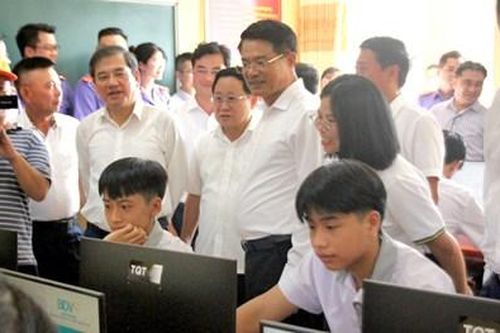 Viện trưởng Nguyễn Huy Tiến dự khánh thành và bàn giao công trình an sinh xã hội tại Quảng Trị