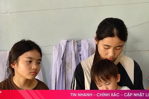 Vòng tay nhân ái: Xót xa cảnh người bố nghèo nuôi 3 con trong khốn khó