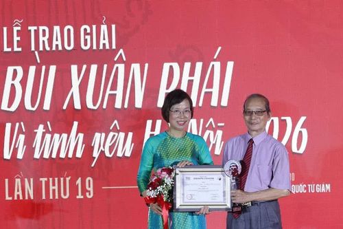 Giải thưởng Bùi Xuân Phái-Vì tình yêu Hà Nội vinh danh nhà thơ Bằng Việt
