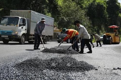 Khẩn trương khắc phục tình trạng xuống cấp trên đèo Bảo Lộc