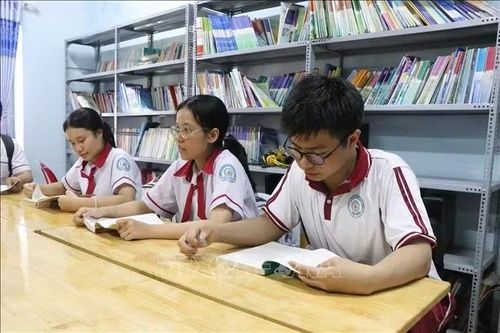Tăng 'sức đề kháng' cho học sinh, phòng ngừa bạo lực từ mạng xã hội