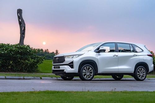 Xe Toyota tăng vọt doanh số tại Việt Nam