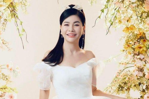 Nghệ sĩ Cát Phượng bất ngờ báo tin vui ở tuổi U60