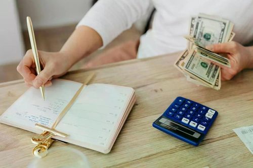 Gia đình 6 người sống bằng 7 triệu đồng/tháng, bữa cơm nhà chỉ xoay quanh cá đồng, thịt ế