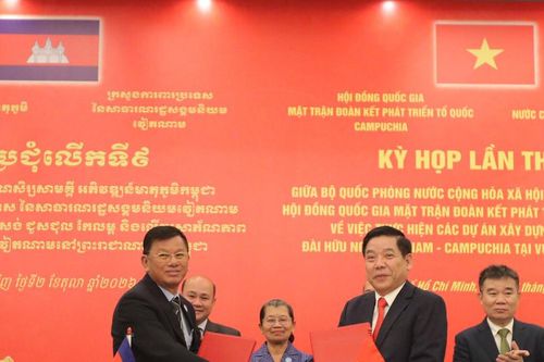 Hội đàm Bộ Quốc phòng Việt Nam và Hội đồng Quốc gia Mặt trận Đoàn kết Phát triển Tổ quốc Campuchia