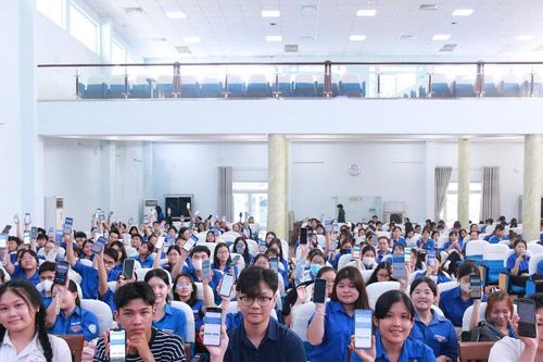 Gần 500 thí sinh tranh tài làm bánh