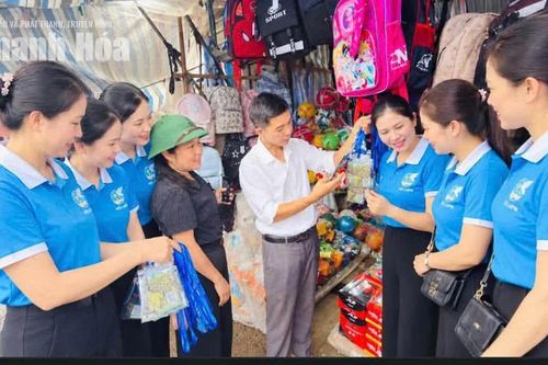Pù Luông đẩy mạnh các cuộc vận động, phong trào thi đua yêu nước