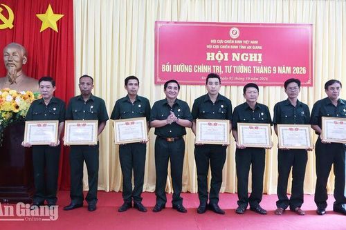 Cựu chiến binh An Giang cập nhật thời sự, nắm bắt dư luận cơ sở