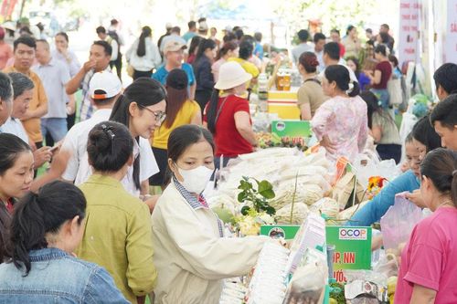 Xã Phước Trà khai mạc phiên chợ kết nối tiêu thụ sản phẩm OCOP