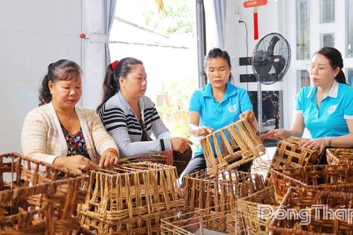 Phụ nữ An Long bắt nhịp chuyển đổi số, phát triển sinh kế