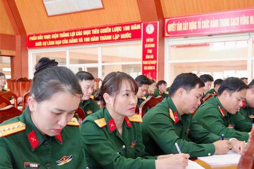 Hơn 100 cán bộ, chiến sĩ lực lượng quân sự Lâm Đồng học tập chuyên đề chính trị, pháp luật