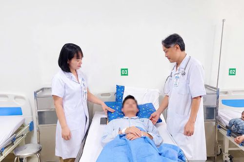 Nôn ói kéo dài, sút hơn 20kg, người đàn ông được chẩn đoán rối loạn lo âu