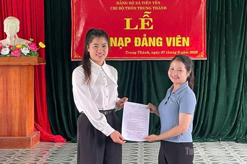 Trẻ hóa đội ngũ đảng viên ở cơ sở