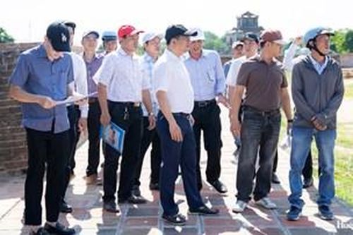 Phó Chủ tịch UBND thành phố Trần Hữu Thùy Giang kiểm tra tiến độ các dự án đầu tư công